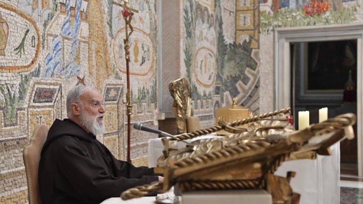 Padre Cantalamessa: Quem imita Maria coloca em prática a Palavra de Deus